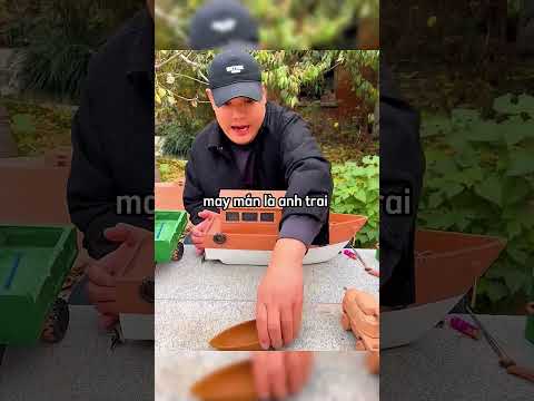 Anh chàng chế tạo ra 1 chiếc thuyền chạy trên mặt nước ????? #shortsvideo thumbnail