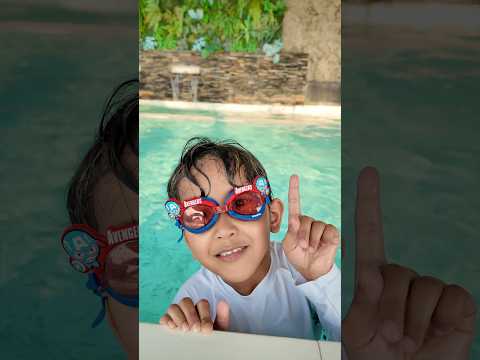 เล่นน้ำใส่แว่นด้วยนะลูก ￼#เหน่อไปไหน #น้องมาร์เวล #แว่นกันน้ำ thumbnail