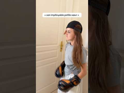 Petite sœur vs grande sœur #shortvideo #humour #shorts thumbnail