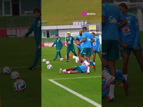 OS LATERAIS DO BRASIL ESTÃO COM MUITA VONTADE! Alex Sandro e Wesley estão no ritmo de Copa #shorts thumbnail