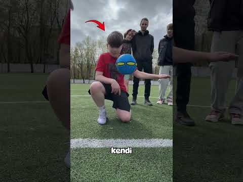 Sizce Bu Refleks Antrenmanını Hangi Kaleci Yapar? #futbol thumbnail