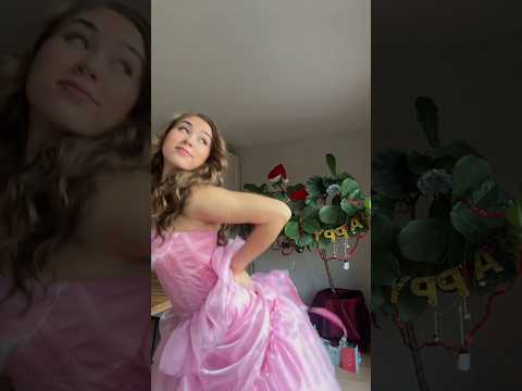 Wat doe jij aan met kerst? ?✨?#Grinch #Kerst #Transition #Dresses #Christmas thumbnail