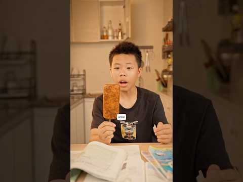 Cậu bé bất ngờ có cây Lạp xưởng cơm cuộn bí ẩn để ăn thumbnail