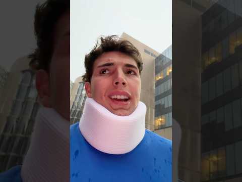Tuve un accidente y tengo que usar collarín🤕👎🏼⚠️ thumbnail