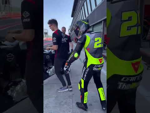 Esclusiva, primo test di Iannone con la Harley - Davidson Road Glide per la Bagger World Cup #motogp thumbnail