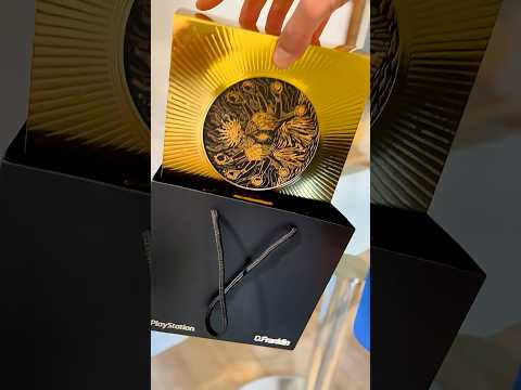 Consigue GRATIS las gafas EDICIÓN LIMITADA de SAROS 😎🌖 #saros #playstation #gaming #vandal thumbnail