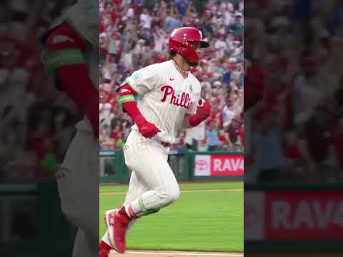 The Bank reacts to Bryce Harper's homer 🔊 thumbnail