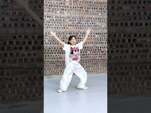 Follow us #dance #lecirque #day #nhay #minhx thumbnail