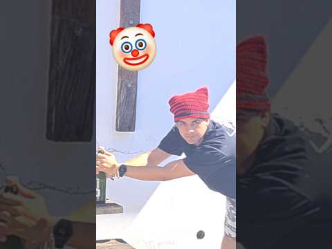 Batendo Champanhe na madeira pra abrir 🤡 (título criativo) #shorts thumbnail