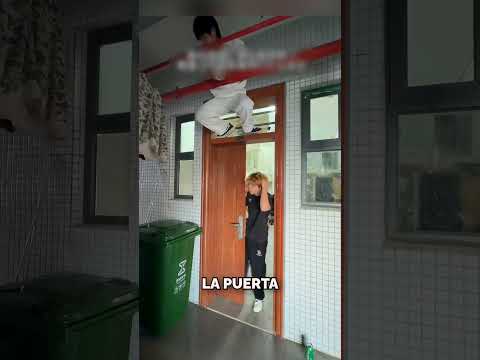 ¡Le Gastaron la Broma más Pesada en su Casa! thumbnail
