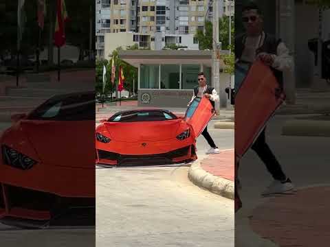 Essa mulher vê o dinheiro o carro logo em seguida ela já quer ir embora thumbnail