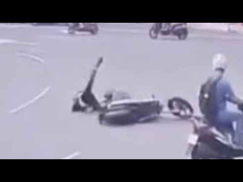 【車禍影片】你們兩個來撞我的（2026.05.05 臺南市中西區東門圓環 thumbnail