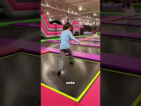 ¿Harías esto por tu hermano o hermana? 🥹❤️ #shorts #kindness thumbnail