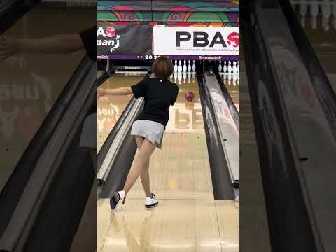 【なんでもない練習風景】バイク女子ボウラーあいか?️?#bowling #shorts #shortvideo thumbnail