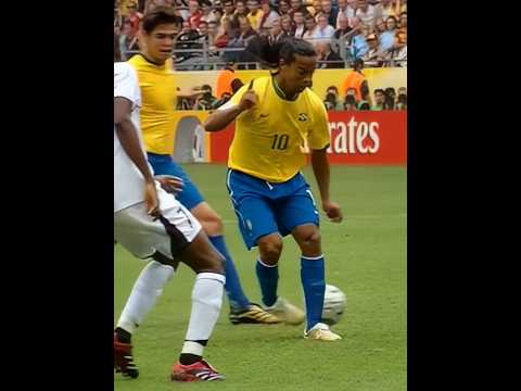 Ronaldinho Impossible Passes 😱 thumbnail