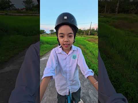 Cô Gái Đi Xe 🚗 Máy Bất Ổn Bị Công An Bắt 🤣 #shorts thumbnail