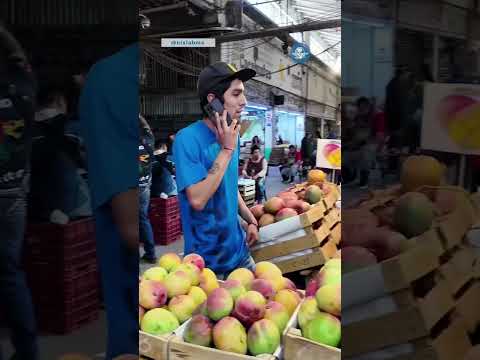 Robot humanoide vestido de charro sorprende en la Central de Abasto #Shorts thumbnail