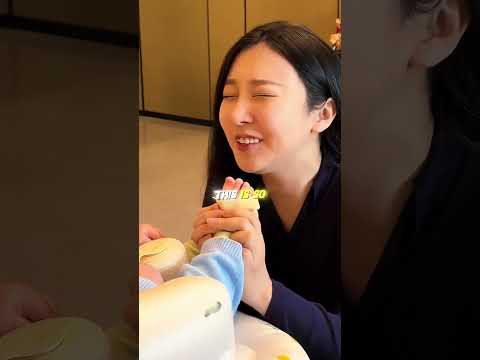Mom treats her baby's little feet like sushi thumbnail