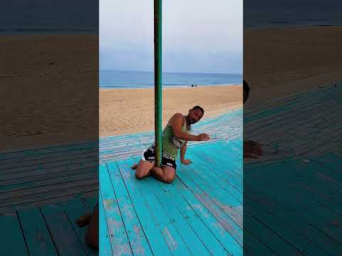 Đừng mắc sai lầm khi thực hiện thử thách leo cột này ⭕🤯 thumbnail