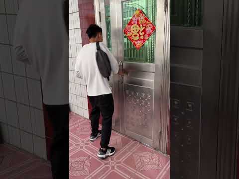 在外忙活一天，回家颖颖竟然给了我这么一个惊喜！#shorts #funny #搞笑 thumbnail