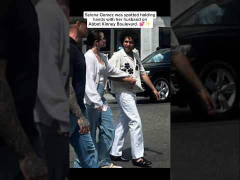 Selena & Benny in Venice, California💖 #selenagomez #bennyblanco #couple #fyp thumbnail