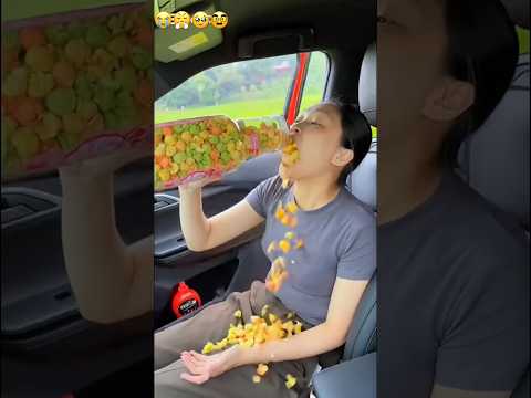 Vật dụng bạn cần biết khi ngồi ô tô ??? #funny #topgamedoithuonguytin thumbnail