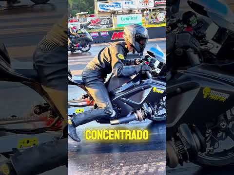 Piloto Humilhou O Rival Com Um Detalhe Que Ninguém Percebeu. thumbnail