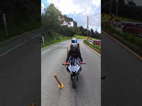 De los sustos que no recomiendo al ir en moto... #moteros #bikers #motociclistas thumbnail