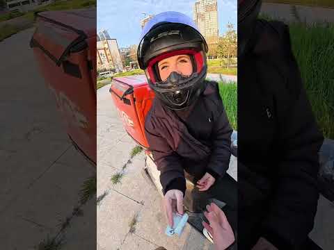 Ortamdan kaçış ? #shorts #viral #motovlog #keşfet #tiktok #fyp #sevgili thumbnail