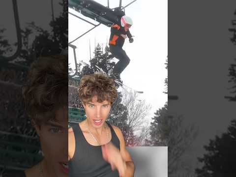 Se quedó atrapado mientras esquiaba thumbnail