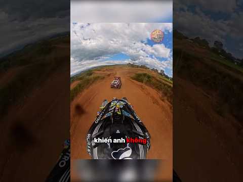 Cú Nhảy Khiến Biker Không Ngờ Tới thumbnail