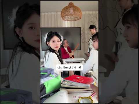 Cậu bé nghịch ngợm có những món đồ vô tri #shorts thumbnail