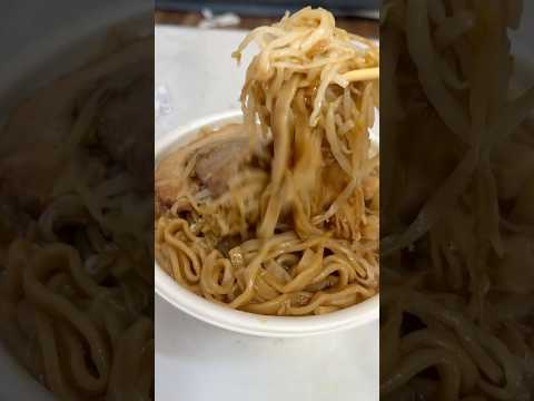セブンの増量１ｋｇラーメンがヤバすぎるww:(；ﾞﾟ'ωﾟ'): PDS #shorts thumbnail