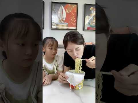 有和我一樣，不知道蓋子可以這樣用的嗎？#母女日常 #漏風的小棉襖 thumbnail