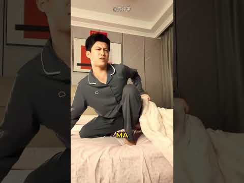 Lei continuava a prenderglielo, ma a lui venne un'idea... thumbnail
