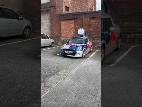 3 Strategi Pemasaran Mobil Paling Aneh yang Pernah Ada. thumbnail