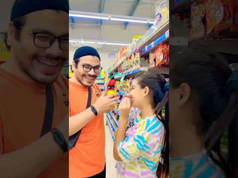 หยิบขนมให้หน่อยได้ไหม!! 🤣 ดูให้จบ #funny #comedy #drama #humor #memes #youtube #shorts #minmayang thumbnail