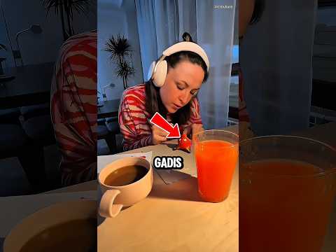 Gadis Ini Melakukan Kesalahan Besar Saat Melukis! 😧 thumbnail