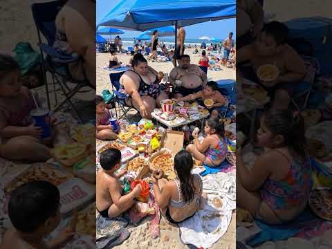 Forget sunbathing… these came to EAT. They packed enough food for the whole beach thumbnail