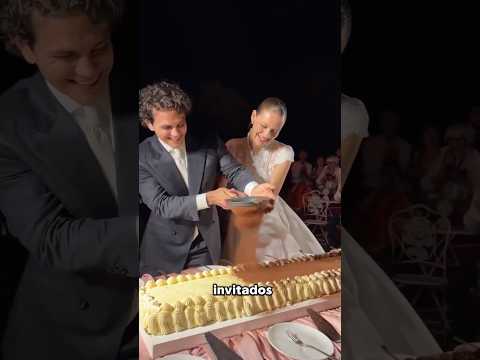 Esta pareja eligió el mejor pastel de una boda ❤️ thumbnail
