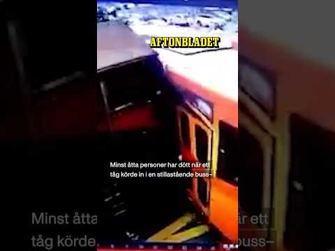 Flera döda i våldsam tåg- och busskrasch thumbnail