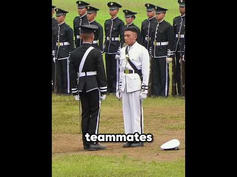 This Soldier Helped His Friend in the Perfect Way ❤️ thumbnail