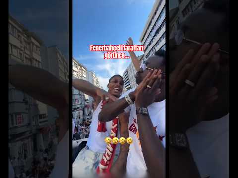?Davinson, Lemina ve Yunus Akgün Fenerbahçeli Taraftar İle Dalga Geçiyor! thumbnail