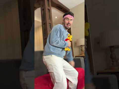 Je CONTRÔLE le CANARD EN PELUCHE contre RUMI thumbnail