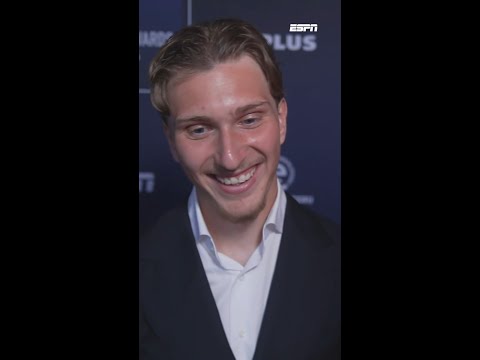 Mika Godts genoot van sfeer in Volendam: "Misschien moeten we daar vaker spelen" 😉🎤 thumbnail