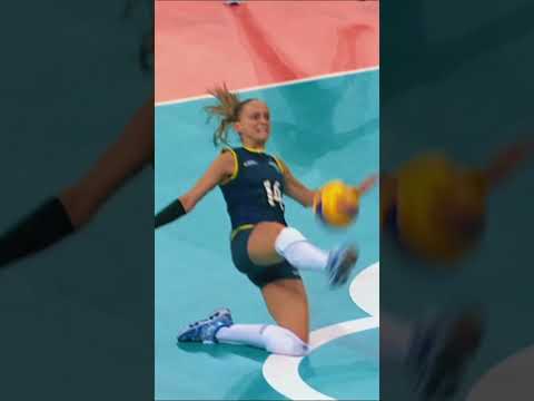 Volleyball save of the year ?? #volleyball #sports #viral #fyp #athlete #crazy thumbnail
