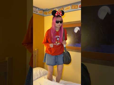 The easiest wake up of my life! 😏🐭 #relatable #disneyland #disney #funny #yinrun thumbnail