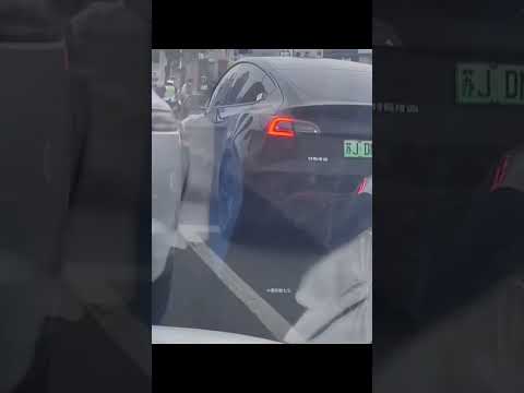 那些路上的奇葩搞笑车贴，现在的车贴这么有趣吗 thumbnail