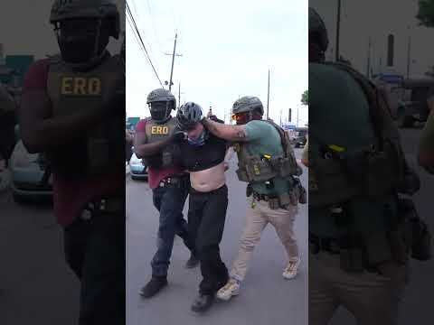 US federal agents clash with anti-ICE protesters in New Jersey thumbnail