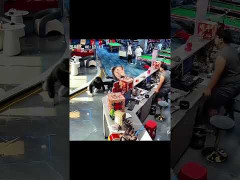 盘点那些离谱的巧合瞬间！ thumbnail
